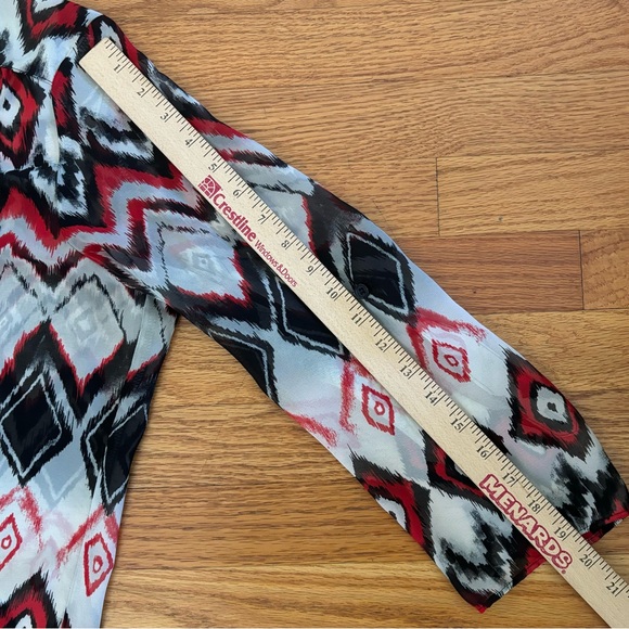 AGB Blouse Women’s Large Multicolor Top Geometric Design Top Semi Sheer Shirt - Picture 7 of 7